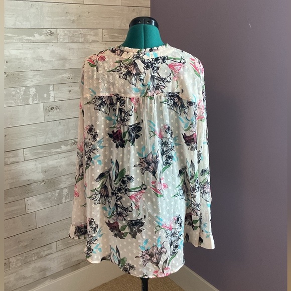NWT TORRID Multicolor Floral Blouse with Crochet Trim - Picture 7 of 11
